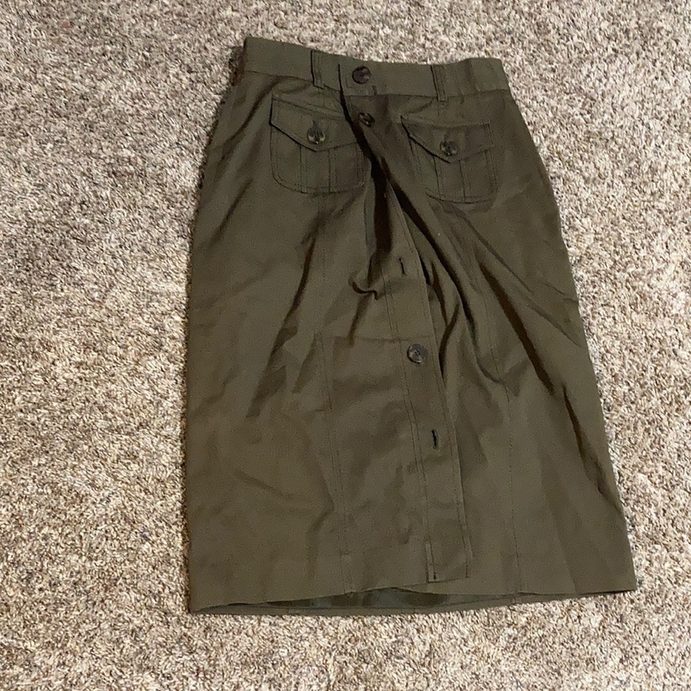 skirt/ with buttons/ silk like texture